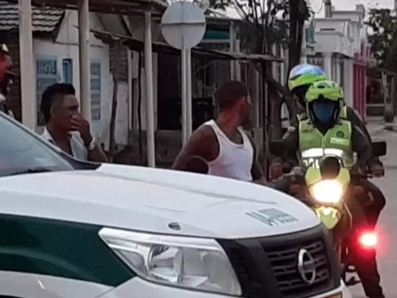 Autoridades sacaron del municipio un camión que pretendía surtir de cerveza a la población