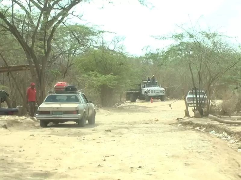 Trochas ilegales en la zona de frontera