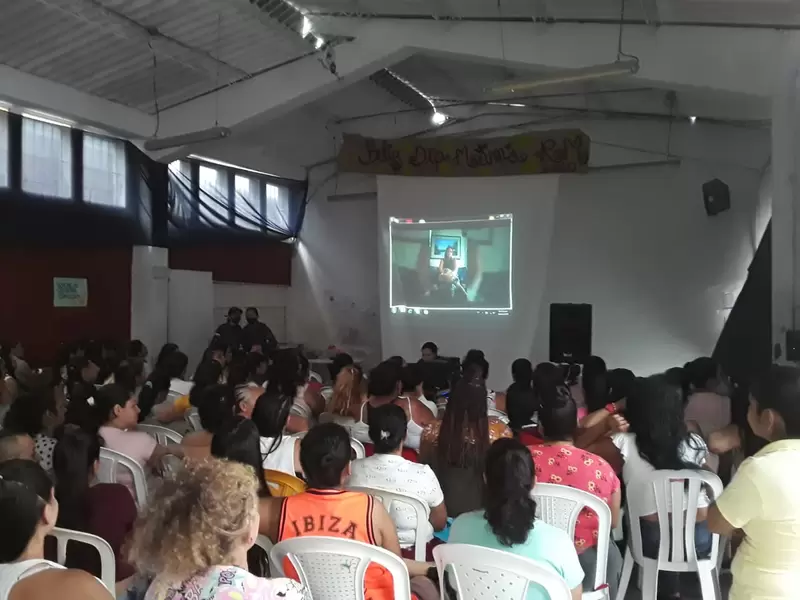 Celebración del día de la madre en la cárcel de Armenia (Quindío)