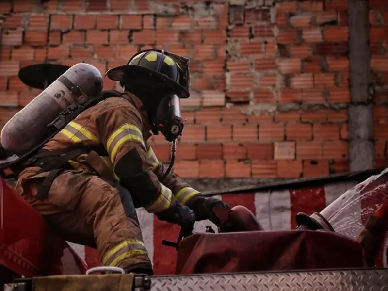 BOMBEROS BOMBEROS