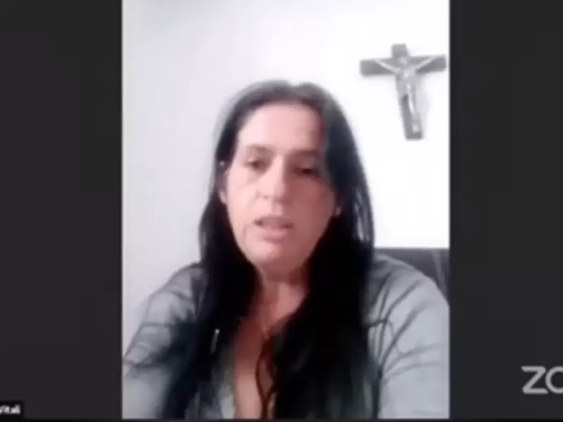 colombiana denuncia acoso de cónsul en caranarias