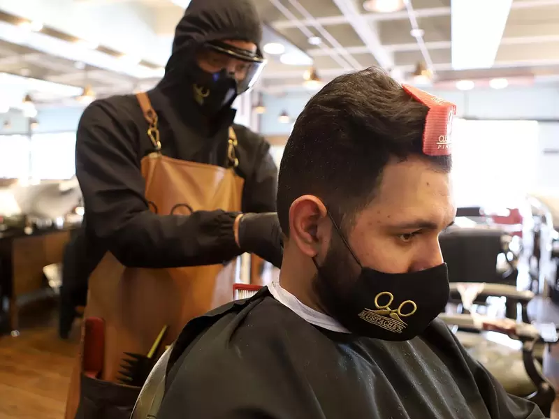 Salones de belleza y peluquerías reabren sus puertas, luego de tres meses de cuarentena.