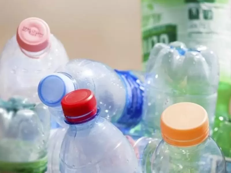 El propósito es reducir las grandes cantidades de plástico de un solo uso que están contaminado ríos, mares y océanos