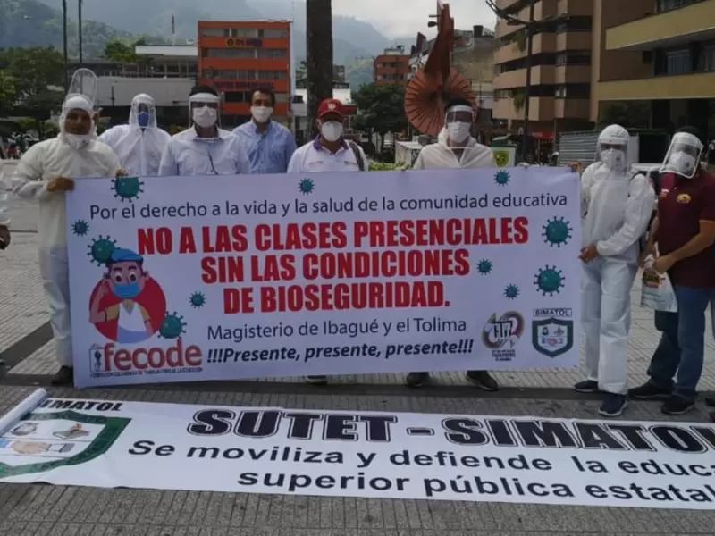 Protesta regreso a clases presencial en las instituciones de educación pública del país sin las medidas y protocolos de bioseguridad