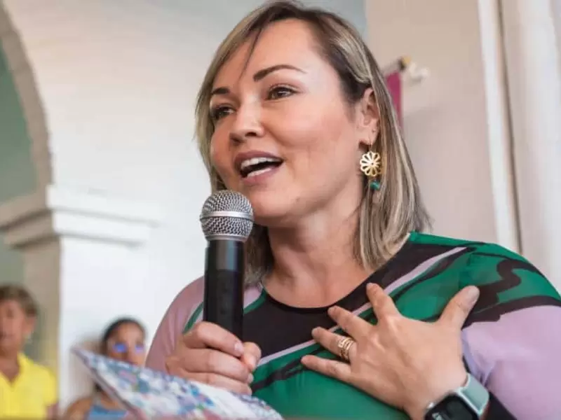 Se le investiga por contrataciones