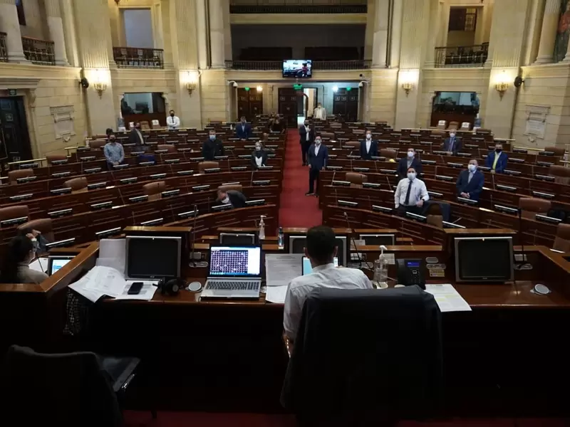 Cámara de Representantes virtual y semivirtual