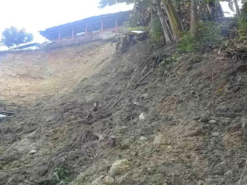 Deslizamiento en Caldas Deslizamiento en Caldas
