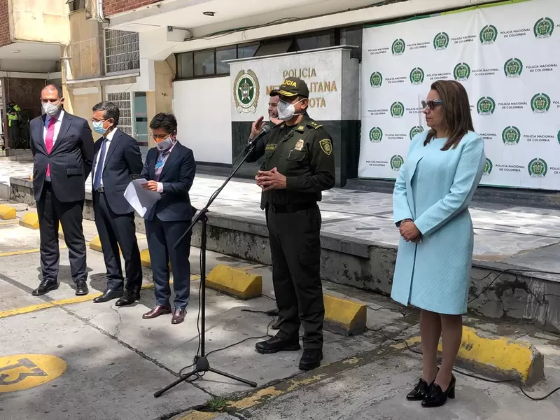 Claudia López y general Gómez Heredia