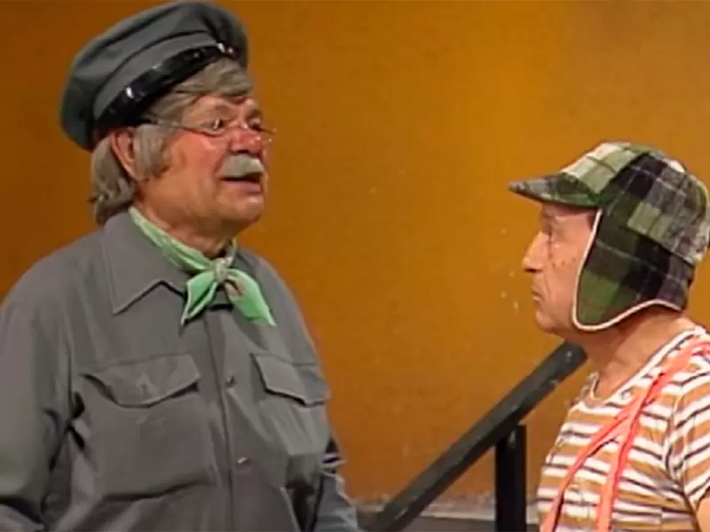 Jaimito, el cartero, junto al chavo del ocho