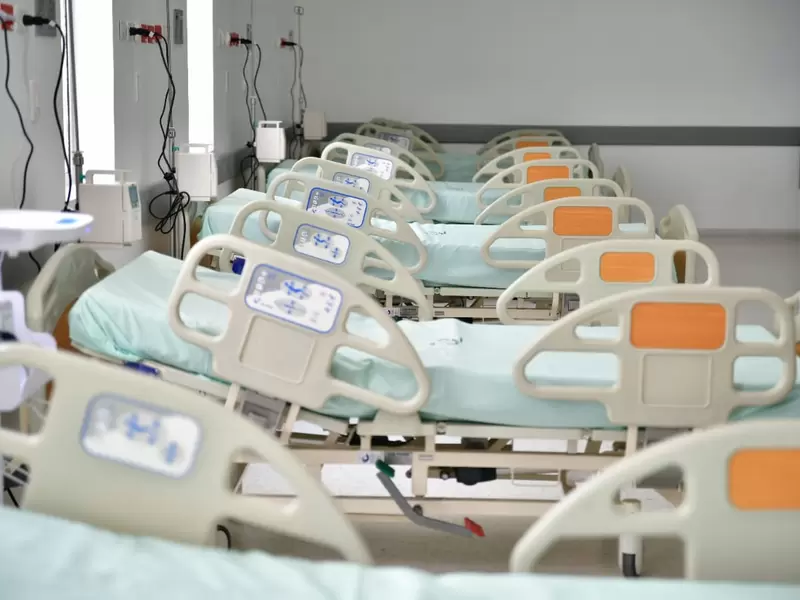 Desde esta semana entrará en funcionamiento con 14 camas de UCI y 6 cuartos de aislamiento para pacientes con el virus
