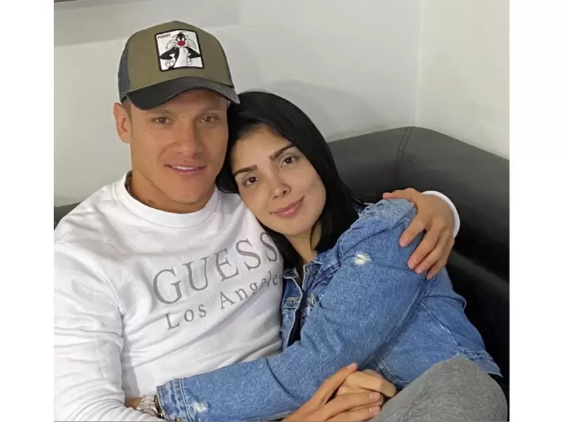 Andreina Fiallo y Javier Reina confirman su noviazgo