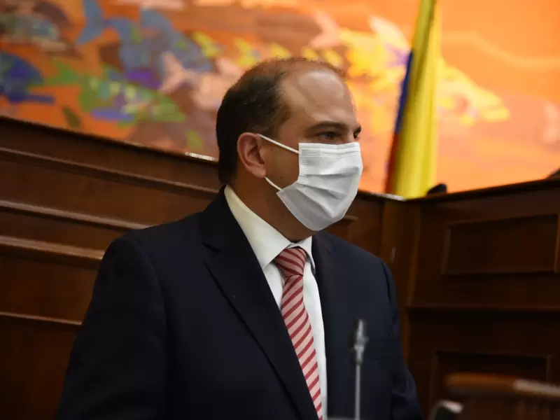 Carlos Camargo Asís.