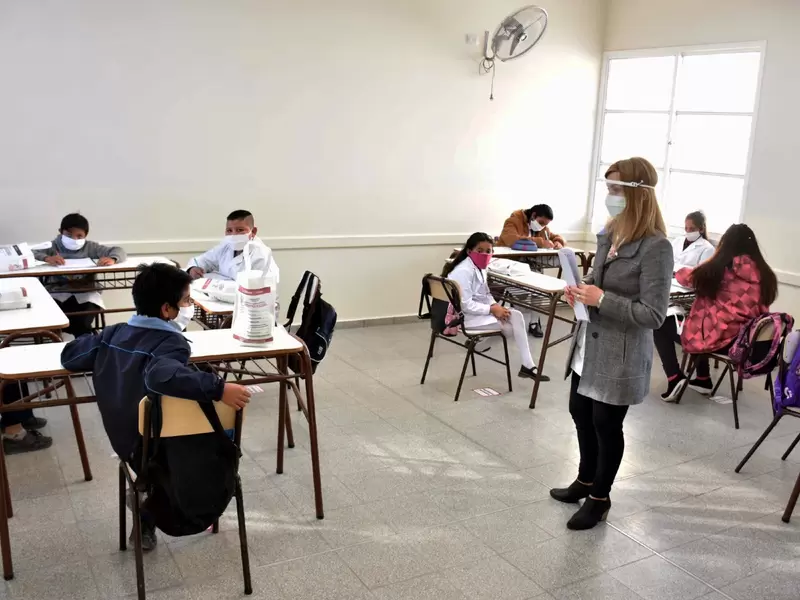 Regreso de niños a colegios