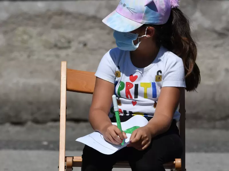 Regreso de niños a colegios - Coronavirus en Italia