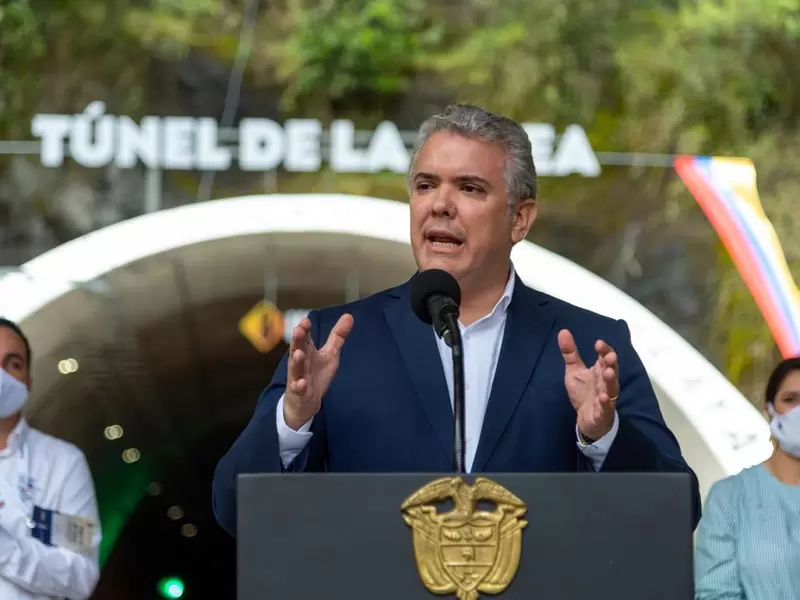 Duque en el tunel de La linea