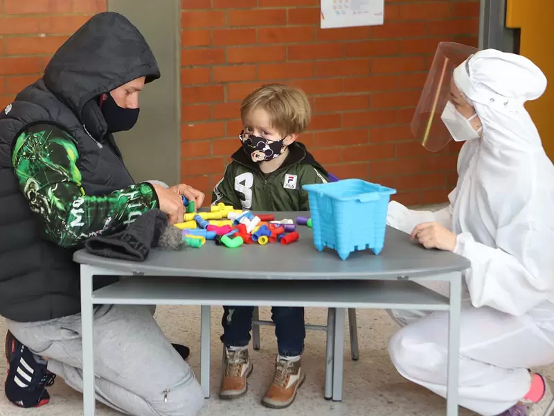 Jardines infantiles vuelven en pandemia / Niños en medio de covid-19