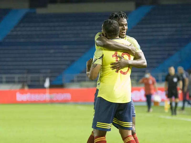 DUVÁN ZAPATA DUVÁN ZAPATA