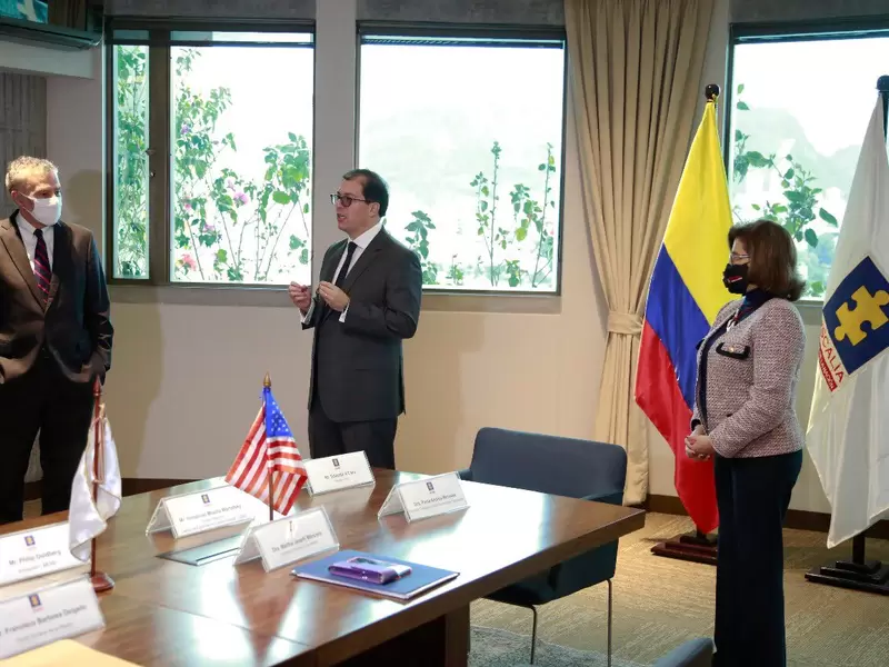 Fiscal Barbosa y embajador de Reino Unido