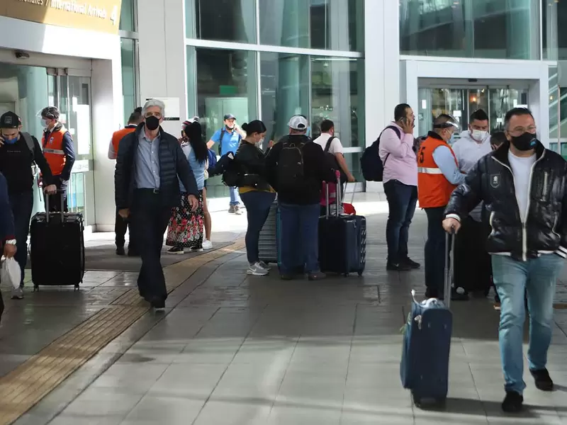 Llegada de vuelos en El Dorado