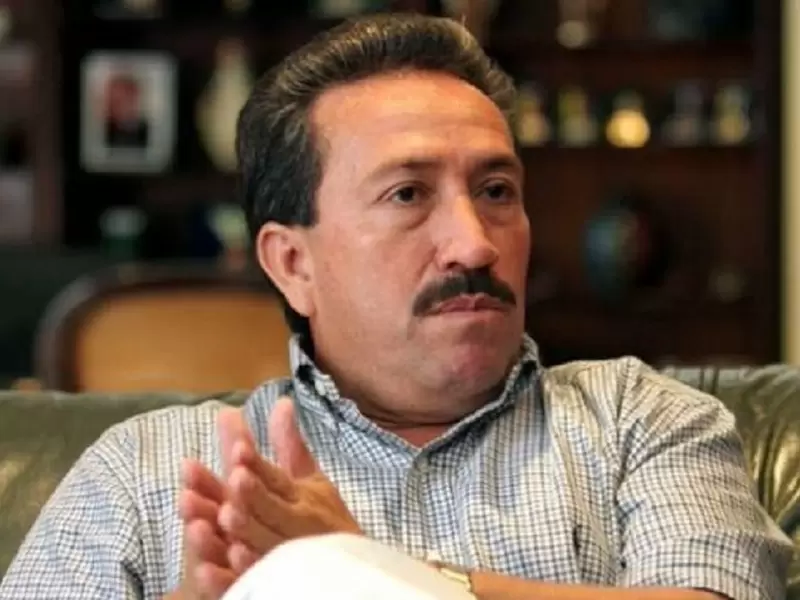El exmandatario tiene una investigación por posible lavado de activos.