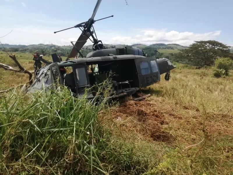 Así quedó la aeronave del Ejército.