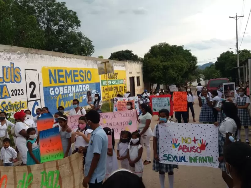 Plantón en La Junta en rechazo a abuso de menor indígena