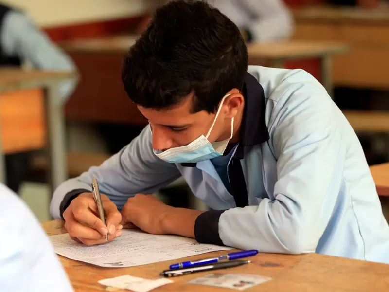 Miles de menores en Bogotá tienen serias dificultades para acceder a la educación virtual. Reapertura de colegios