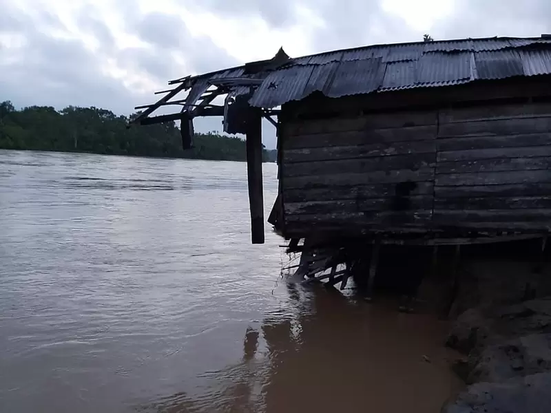 Las viviendas de madera quedaron casi que destruidas en su totalidad.