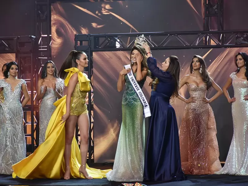 Coronación de Laura Olascuaga como Miss Universe Colombia