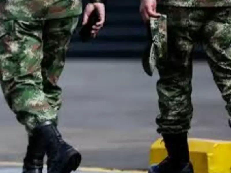 Militares.