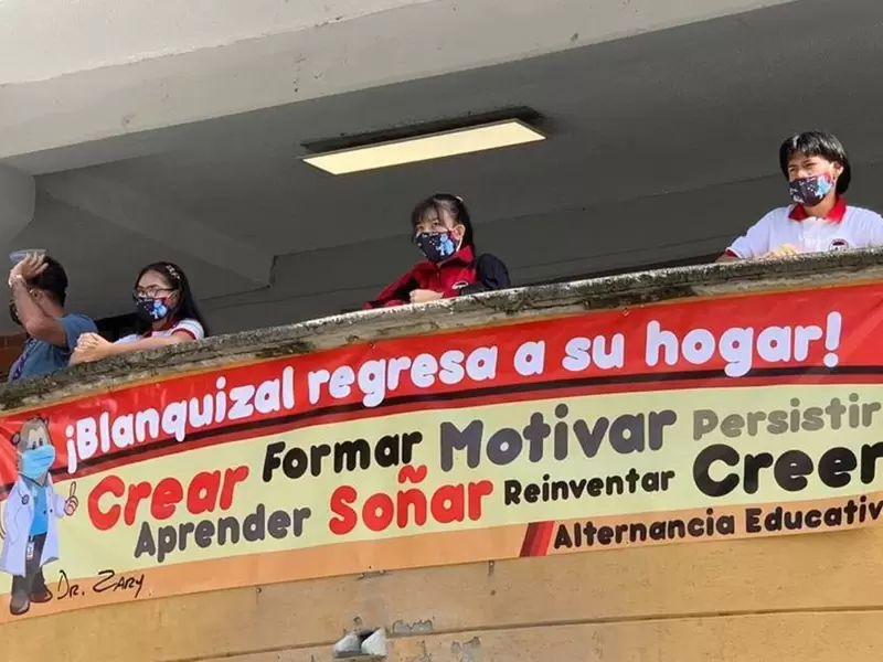 Así comenzaron las clases los estudiantes en Medellín.