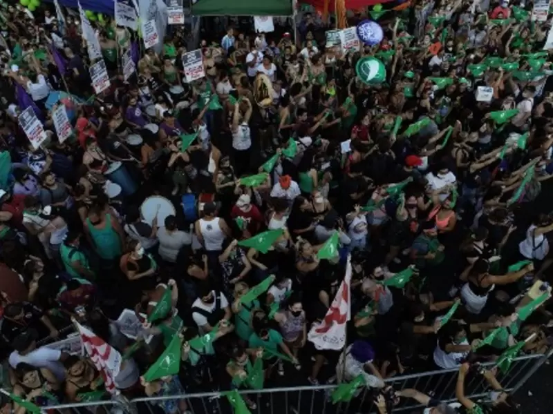 Colectivos a favor del aborto en Argentina.