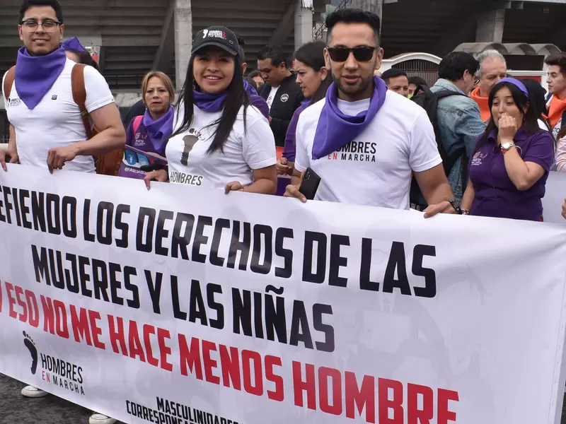 Hombres en Marcha, corporación