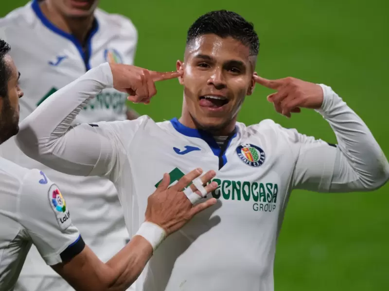 CUCHO HERNÁNDEZ CUCHO HERNÁNDEZ