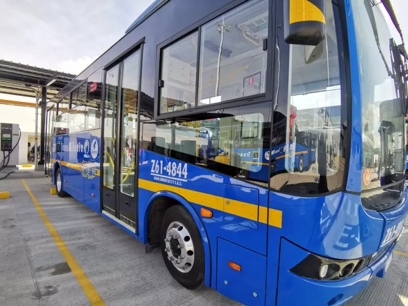 Nueva Flota de Transmilenio viene equipada para cargar celulares