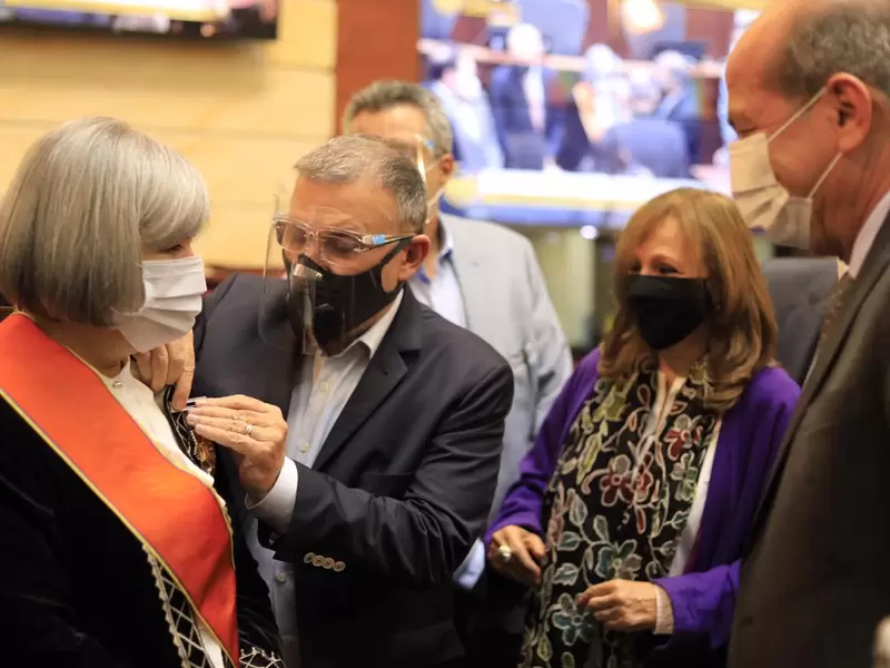 Patricia Linares, expresidenta de la JEP condecorada en el Senado