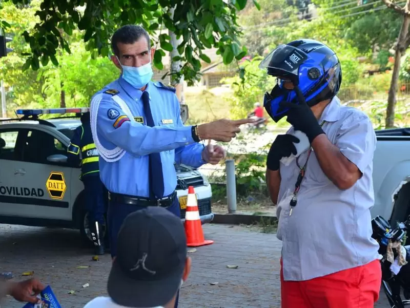 Concientización sobre el uso del casco en Cartagena