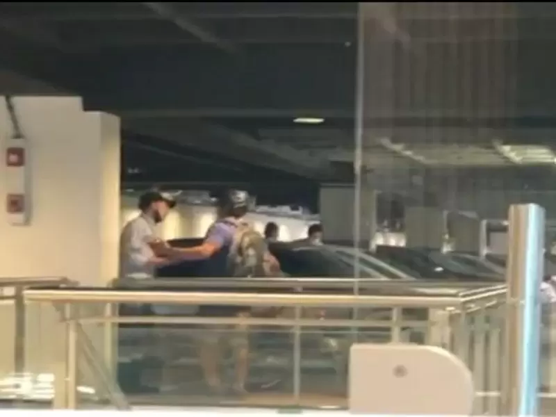 Momento de la discusión entre el ciclista y el vigilante en Rionegro, Antioquia.