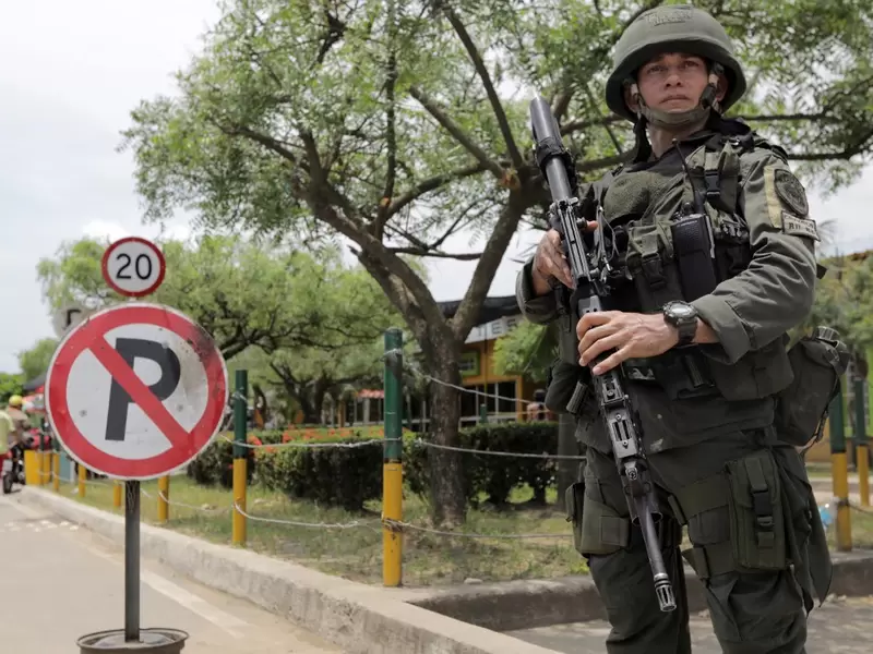 Policía vigila calles de Tibu, en la región del Catatumbo (Norte Santander)
