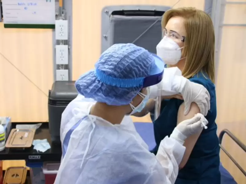 Médica Intensivista primera en recibir vacuna en Cúcuta