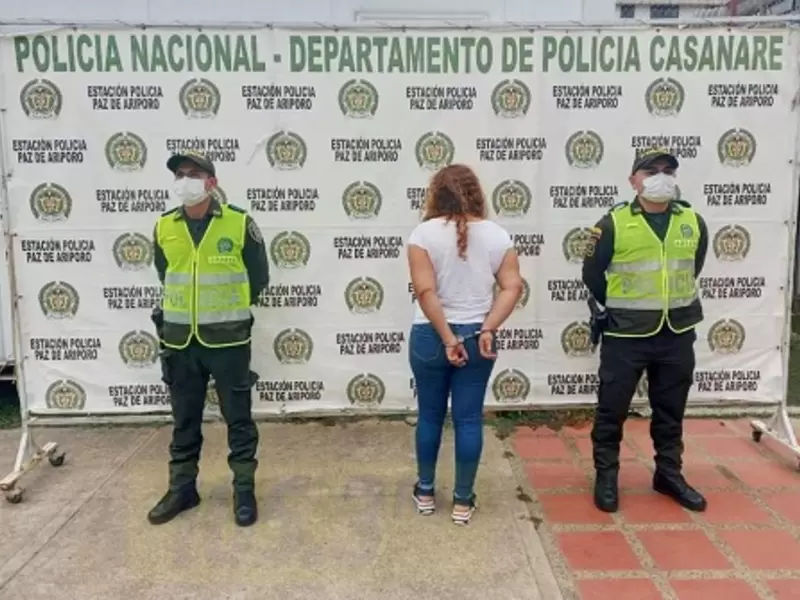 Ataque, ácido, mujer, quemaduras