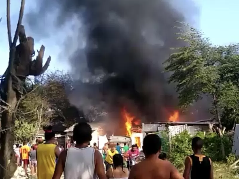 Incendio consumió cuatro casas en Barranquilla.