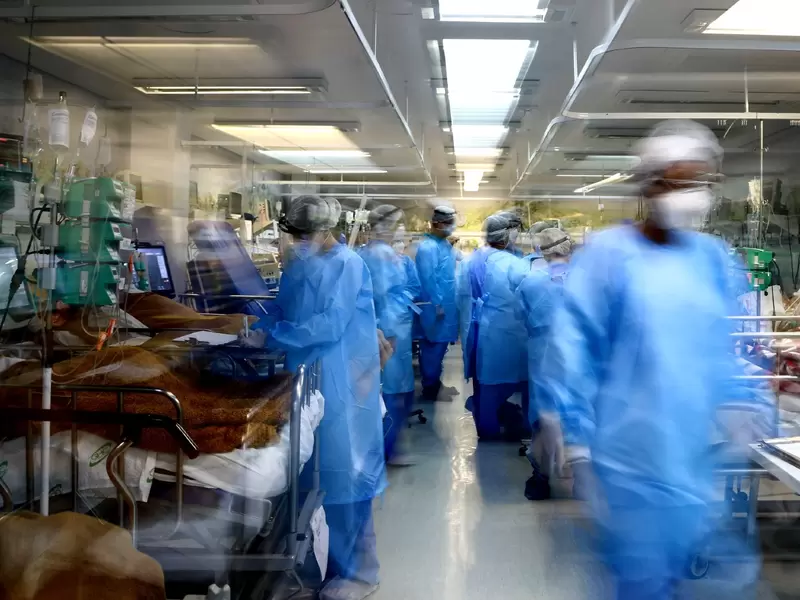 Coronavirus en Brasil tiene colapsados los hospitales.