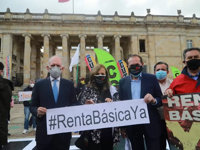 Congresista piden la aprobación de una Renta Básica en el Congreso de la República