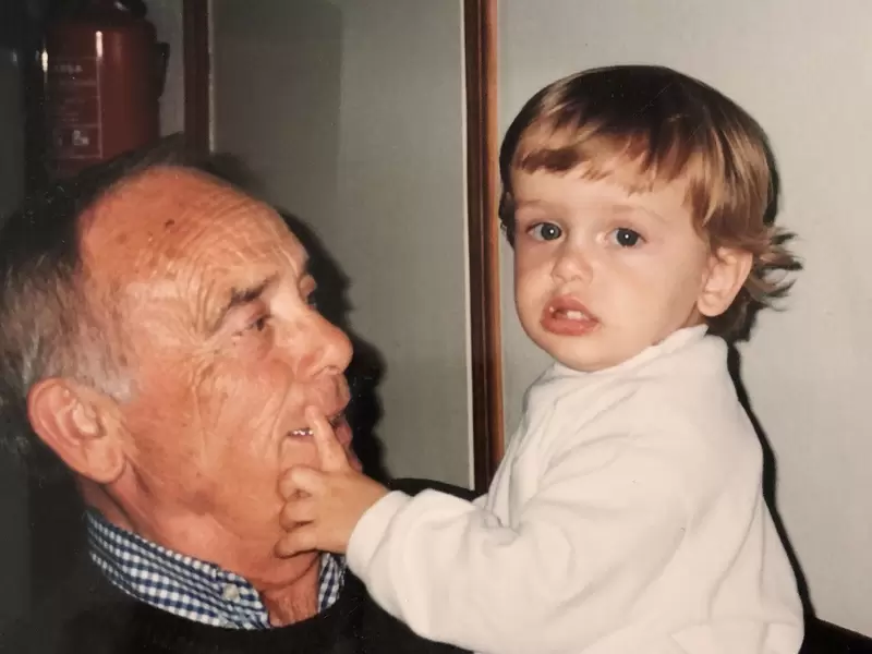 Julián Arrufat y su abuelo