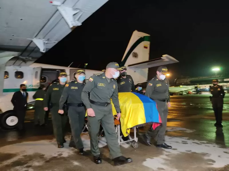 Así fue recibido el patrullero Edwin Caro en Antioquia.