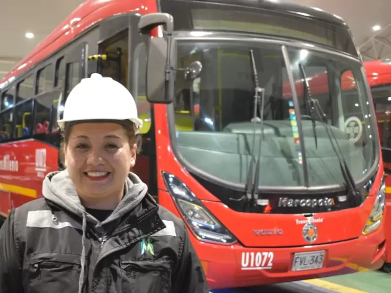 Yamile Zapata, Mecánica de buses de Transmilenio