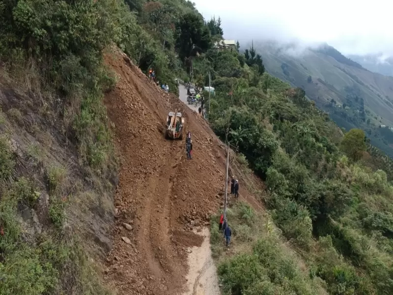Derrumbe entre Urrao y Betulia, Antioquia.