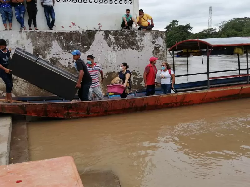 Así se realizan las mudanzas entre Venezuela y Colombia por la frontera con Arauca