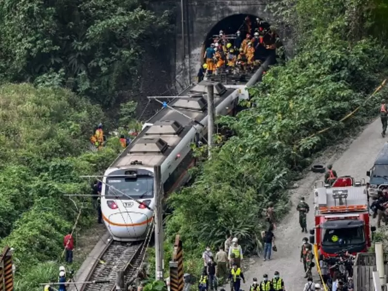 Tren descarrilado en Taiwan